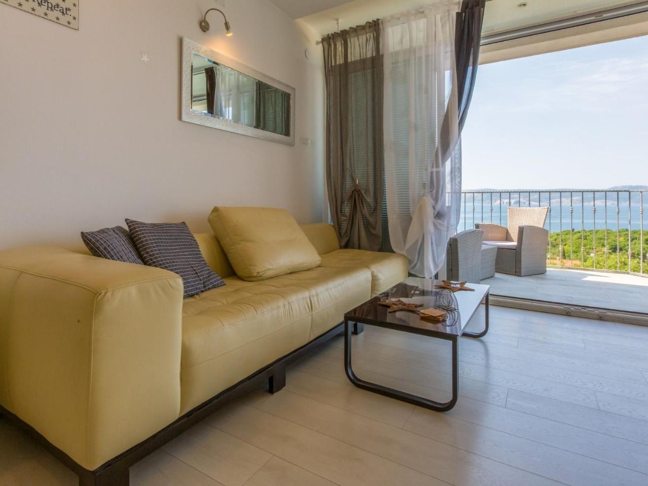Apartments Lavarin Novi Vinodolski Kültér fotó