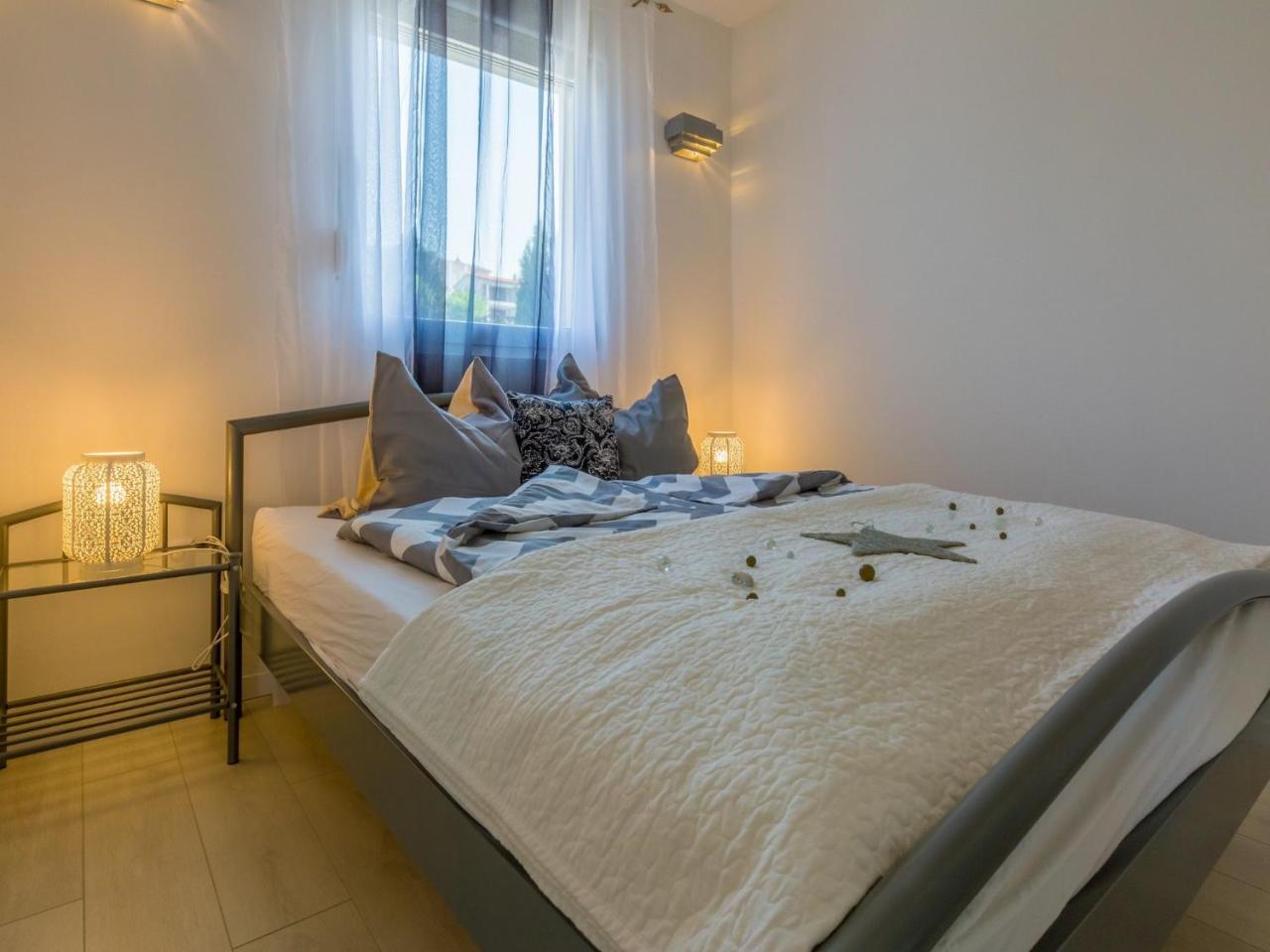 Apartments Lavarin Novi Vinodolski Kültér fotó