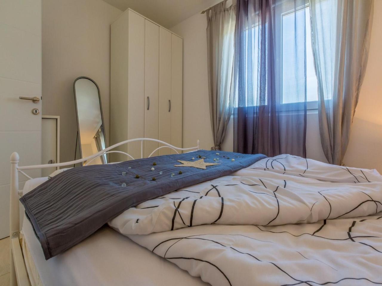 Apartments Lavarin Novi Vinodolski Kültér fotó